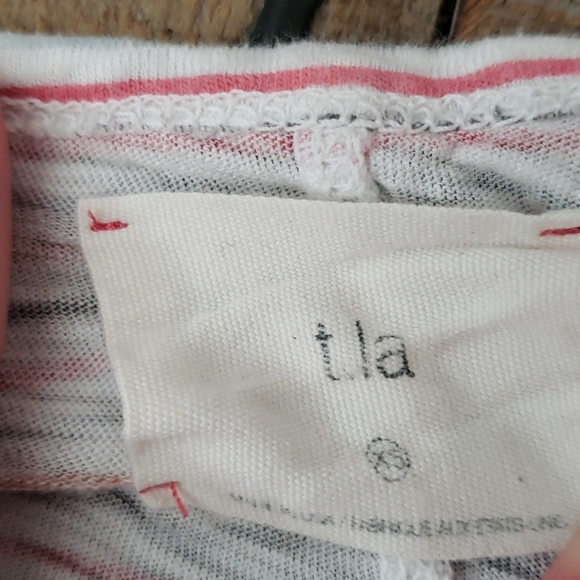 Anthropologie t.la Striped Over sized V neck Tee - Picture 2 of 8